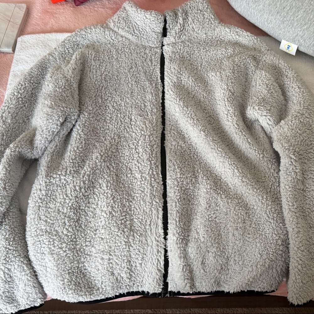 PINK Victoria's Secret Light Gray Sherpa Jacket
